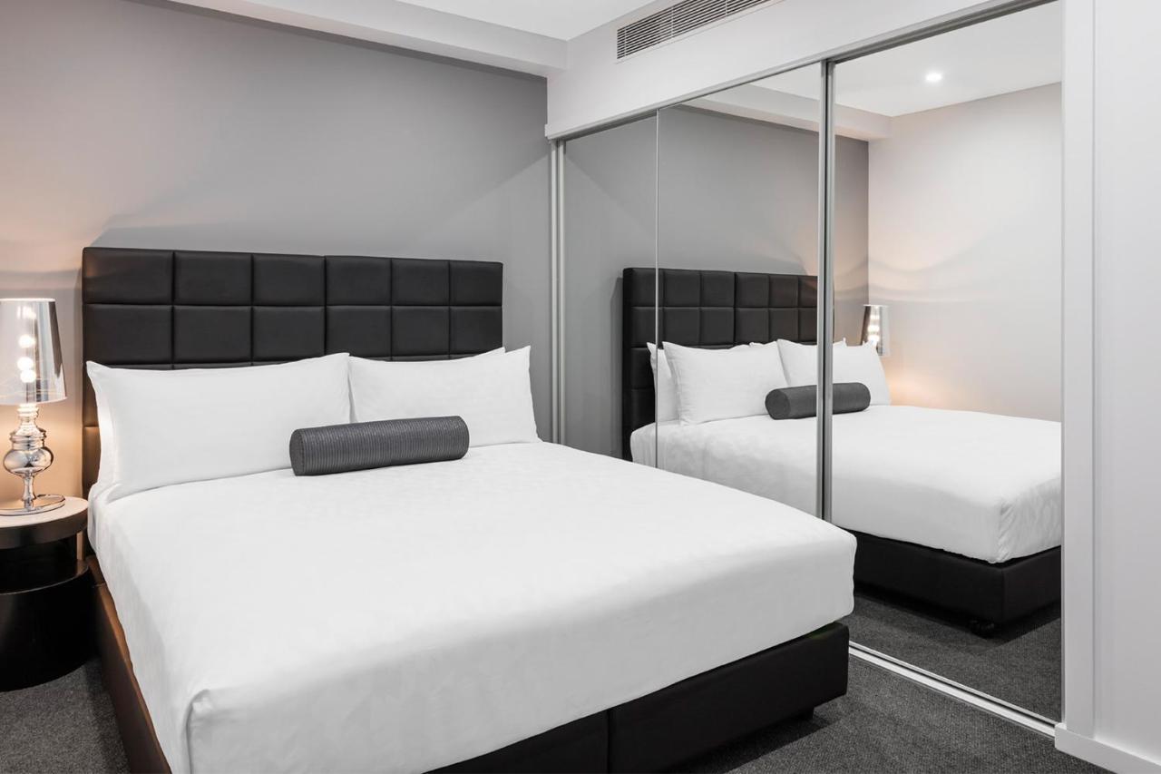 סידני Meriton Suites Mascot Central מראה חיצוני תמונה A bedroom at the hotel