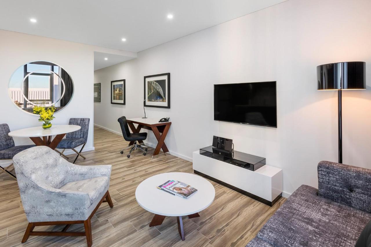 סידני Meriton Suites Mascot Central מראה חיצוני תמונה A living room in a typical apartment