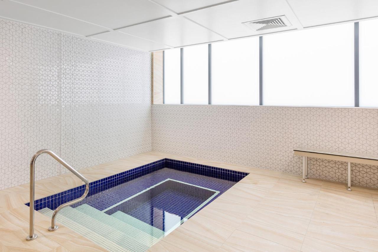 סידני Meriton Suites Mascot Central מראה חיצוני תמונה A small pool at the National University Hospital, Singapore